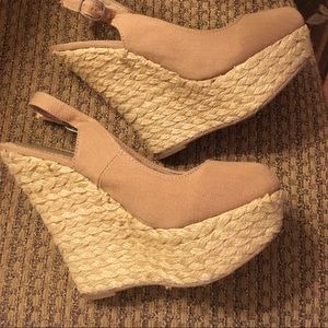 Rope wedge sling back